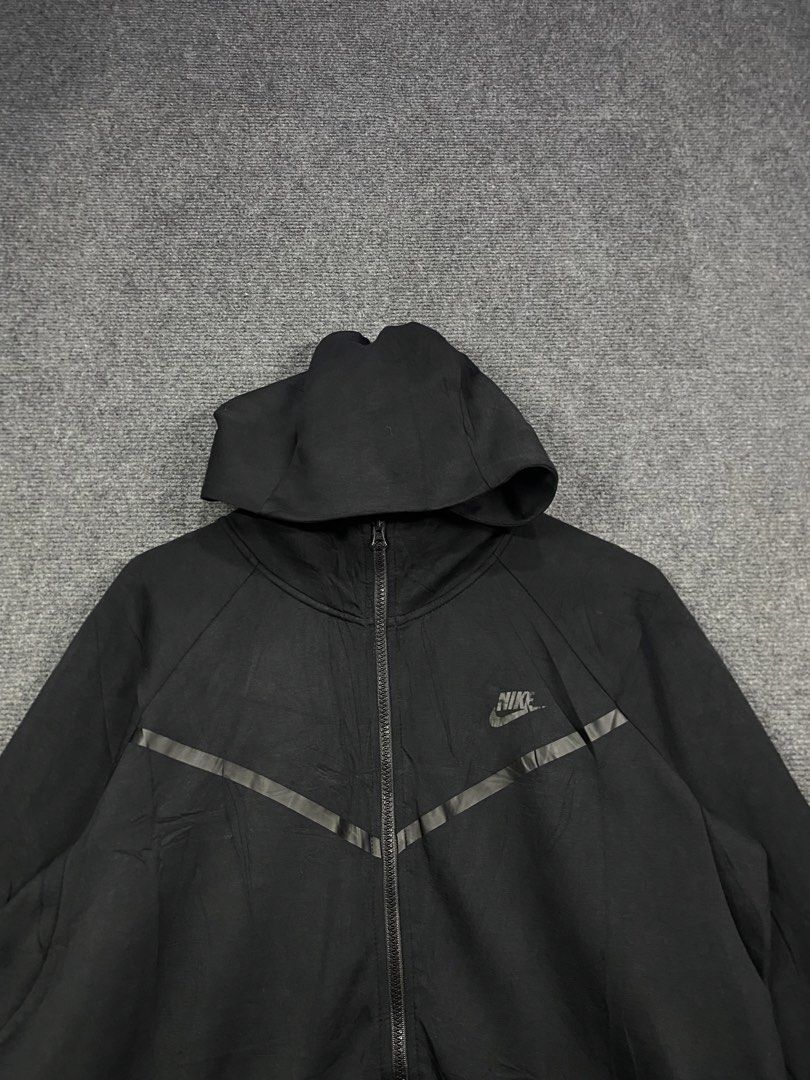 Nike Tech Fleece Full Zip Hoodie Black (Category: Coats, Jackets and Outerwear) located in Bolinao. Submitted by frenced28 (Listing ID 1443263113, Image 3). Description: Wide:22 length:28 front / 32 back - Black Nike Tech Fleece full zip hoodie - Classic chevron design - Subtle Nike logo - Two front zip pockets - Adjustable hood - Ideal for everyday wear or workouts.