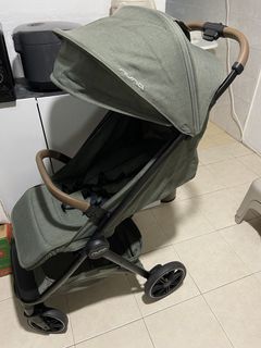 (Category: ) located in . Submitted by rainbowafterrain_sg (Listing ID 1443169915, Image 1). Description: .