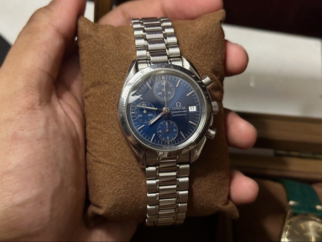 Omega Speedmaster Date (Category: Luxury Watches) located in Santo Domingo. Submitted by jawnbuyer (Listing ID 1443248778, Image 3). Description: Omega Speedmaster Date Rare Blue Dial * Reference: 3511.80 * Size: 38mm * Movement: Automatic * Caliber: Omega Cal. 1152 * Dial: Rare Deep Blue Dial w/ applied silver indices * Glass: Sapphire * Links: Complete .
