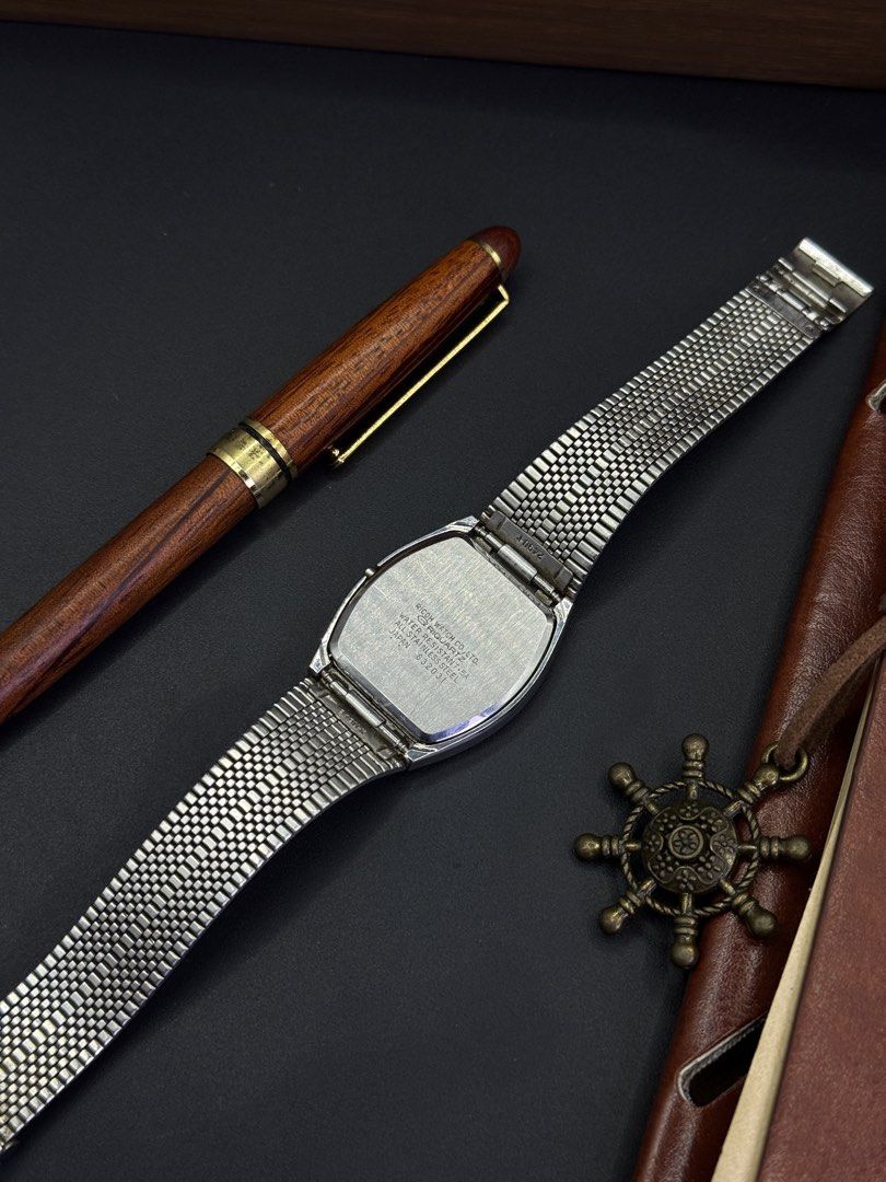 Orient Tank Textured Dial Vintage Crown Setting Pin (Category: Men's Watches) located in Pinili. Submitted by thetimecollector (Listing ID 1443157818, Image 3). Description: Rare dial Textured 28mm case Mens size Vintage rare Vintage crown setting push pin.