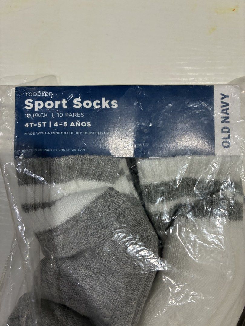 ORIGINAL Old Navy sole grip socks 4T-5T (Category: Babies & Kids Fashion) located in Paranaque City. Submitted by mamamimomu (Listing ID 1443246827, Image 2). Description: Rfs: Decluttering ✅MOP: Bank transfer or Gcash 📦 Shipping fees c/o buyer.