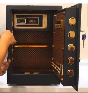 (Category: ) located in . Submitted by joggerislandfurniture (Listing ID 1443221706, Image 1). Description: .