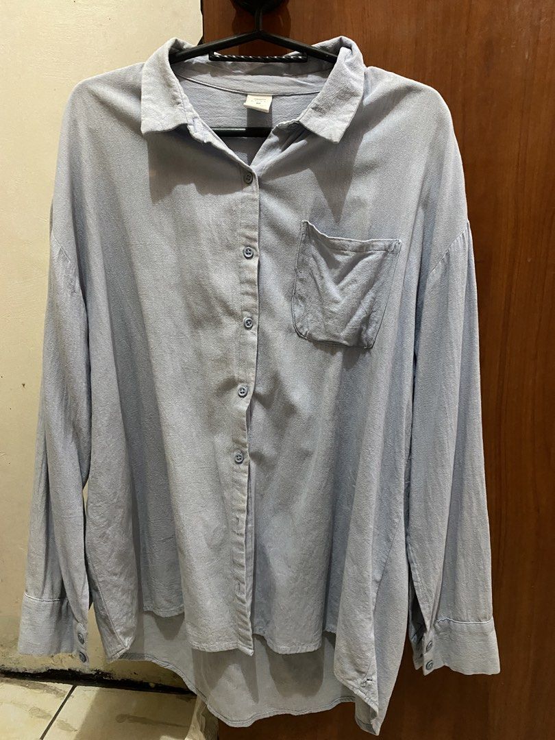 Penshoppe Dress Code Light Blue Loose Fit Button Down Shirt Size M (Category: Longsleeves) located in Malabon City. Submitted by squarepants1 (Listing ID 1443224549, Image 2). Description: - Penshoppe light blue button-down shirt - Size: Medium (M).