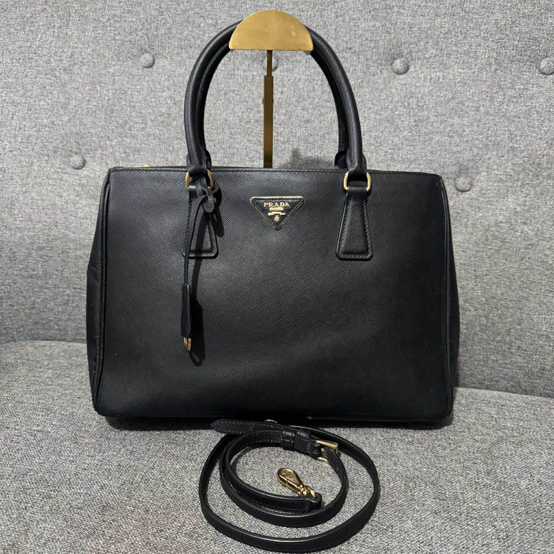 Prada Saffiano Leather With Sling (Category: Luxury Bags & Wallets) located in Madrid. Submitted by jhunaceee (Listing ID 1443126298, Image 1). Description: Nego Excellent condition No issue Kayo na bahala.
