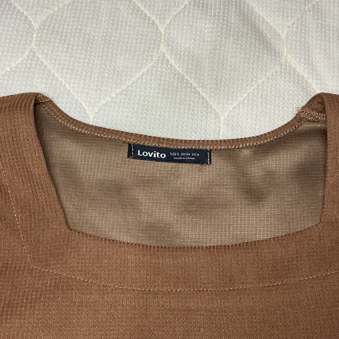 Preloved - Lovito Brown Square Neck Puff Sleeve Top (Category: Blouses) located in Davao. Submitted by lvpllhcm (Listing ID 1443223347, Image 2). Description: - Trendy brown top - Square neckline - Puff short sleeves - Ribbed texture - Cropped fit - Versatile for styling with jeans or skirts - Ideal for casual outings Size: L: 16.25” W: 15” .