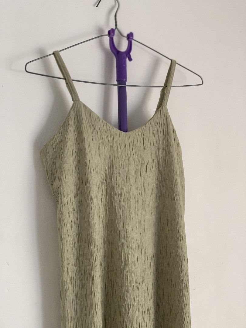 [PRELOVED] Sage Green Long Dress (Category: Dresses) located in Taguig. Submitted by samreigm (Listing ID 1443196957, Image 2). Description: PRODUCT DESCRIPTION: 🏷️ length: 45" 🏷️ color: sage green 🏷️ in great condition! bought from Landmark :) 🏷️ issue/s: NO ISSUE MOP FOR DELIVERY: 🏷️ GCash, Maya, Bank Transfer (❗PAYMENT FIRST POLICY❗) MOP FOR MEET-UP: 🏷️ Cash 🏷️ GCash, Maya, Bank Transfer ----- Note: ACTUAL PRODUCT COLOR MAY VARY FROM TH
