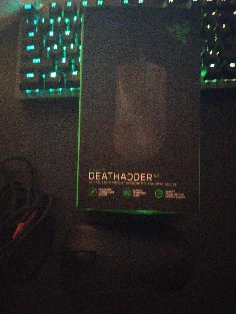 Razer DeathAdder V3 Pro Ultra-Lightweight Ergonomic Gaming Mouse