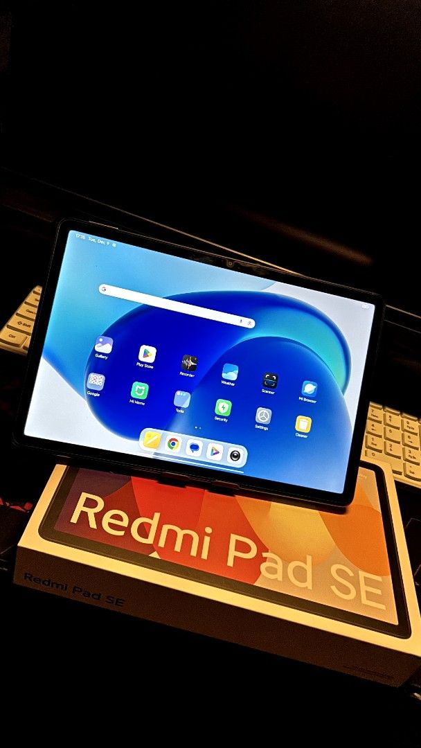 Redmi Pad SE 11 (Category: Android) located in Manila. Submitted by mharxofficial (Listing ID 1443297918, Image 1). Description: - Redmi Pad SE 11 - 8+8/256GB - Includes original box, charger and cases - use only watching netflix/loklok and casual games - Wifi use only wala po talaga syang sim slot - No major issue, scratches lang sa charger port na part which is normal sa second hand - Gagamitin mo na lang walang sakit sa ulo.