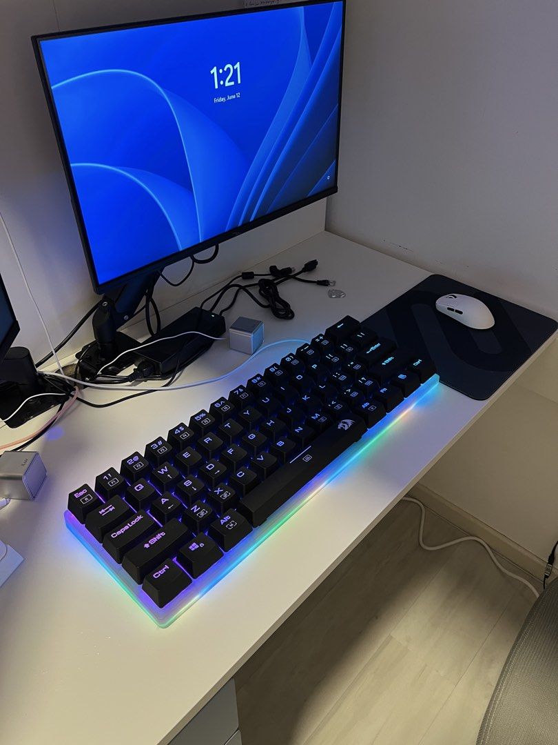 Redragon Giant Working RGB Mechanical Keyboard479628154708971522