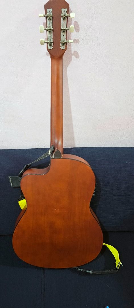 RJ Manila Acoustic guitar (Category: Musical Instruments) located in Paranaque City. Submitted by lyjames (Listing ID 1443169577, Image 3). Description: Note: Please read first before inquiring Hindi na ako magrereply kung nandito na ang sagot sa details ng ad. RJ Manila Acoustic guitar Very slightly used. ginamit lang ng anak namin para mag aral ng pag play, pero hindi na nya nagagamit dahil busy na sa school. with strap. no issues. pwede no ite