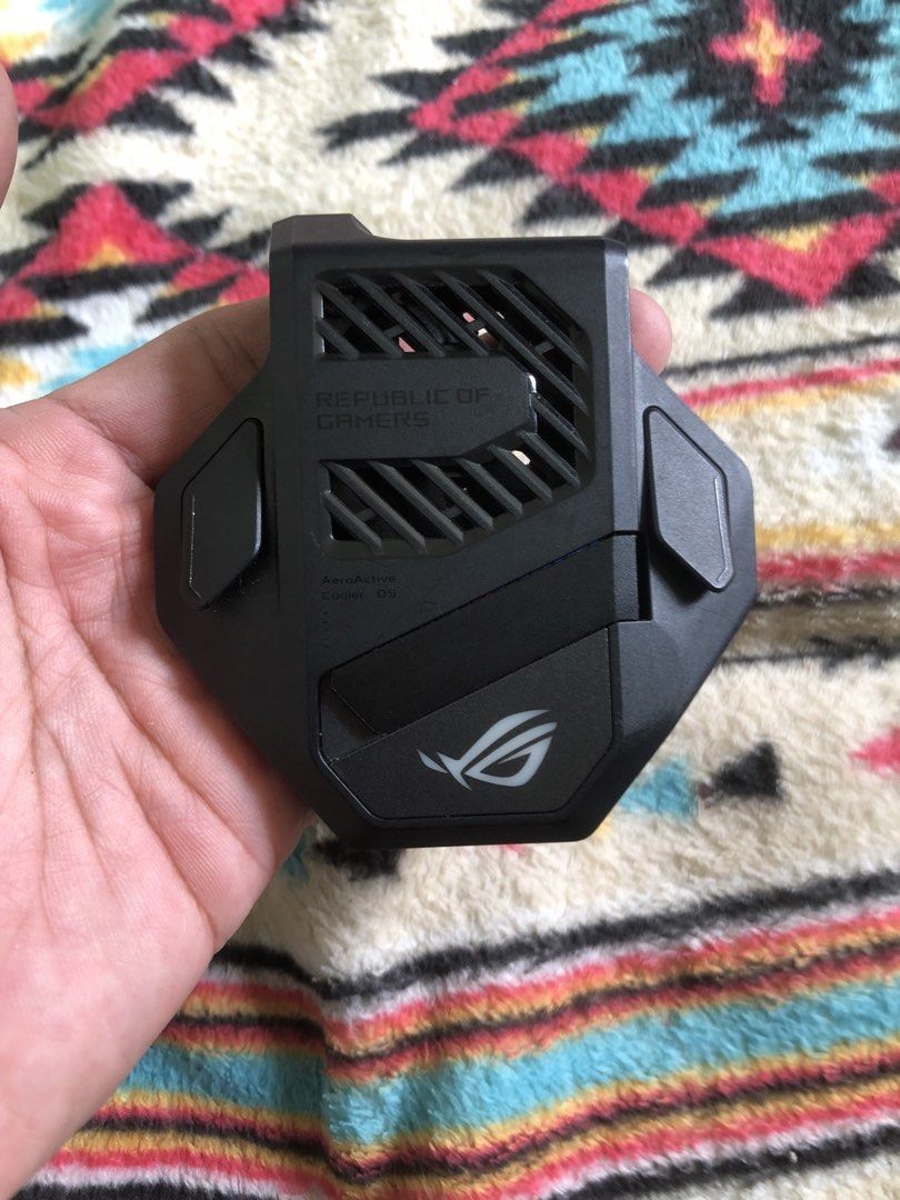 ROG aeroactive S mobile phone cooler (Category: Mounts & Holders) located in Quezon City. Submitted by markgolveo (Listing ID 1443140881, Image 3). Description: ROG aeroactive S mobile phone cooler.