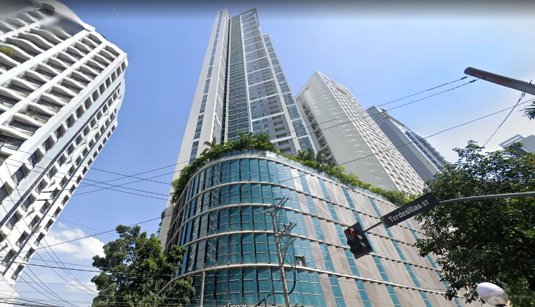 Shang Salcedo Place Studio-type for RENT (Category: Apartments & Condos) located in Makati City. Submitted by lemontreerealestateinc. (Listing ID 1443177816, Image 1). Description: Shang Salcedo Place Salcedo Vilalge, Makati City FOR RENT: Furnished studio-type condominium unit in Salcedo Village, Makati City with 35.4 sqm floor area and 1 parking slot. This Furnished condo for rent in Salcedo Village offers a comfortable and convenient lifestyle