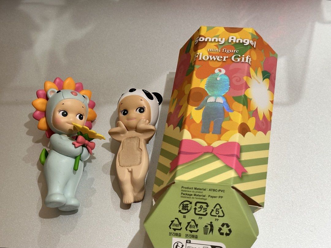 Sonny Angel Flower Gift Series Mini Figure (Category: Designer & Blind Box Toys) located in Manila. Submitted by everydaycollective (Listing ID 1443304984, Image 3). Description: 💖100% Authentic Sonny Angel Mini Figure Flower Gift 💖Sunflower Lion Blue (Php 500) 💖100% Authentic My Bestie Case (plus Php 400) 💖Opened box, barely used, excellent condition. 💖Ready to ship.
