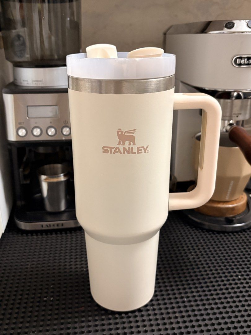 Stanley Tumbler (Category: Water Bottles & Tumblers) located in Mandaluyong City. Submitted by boopiefinds (Listing ID 1443304220, Image 1). Description: The thing that slides on the lid is loose.