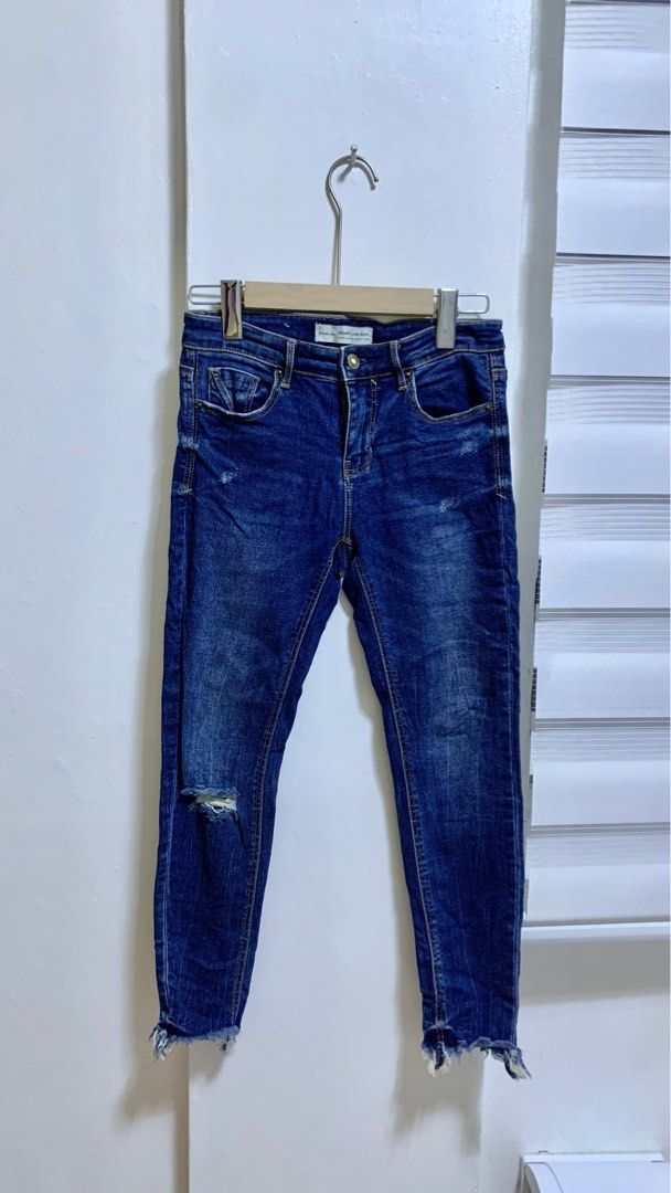 Stradivarius low waist denim pants (Category: Jeans) located in Quezon City. Submitted by aestrends (Listing ID 1443308891, Image 1). Description: .