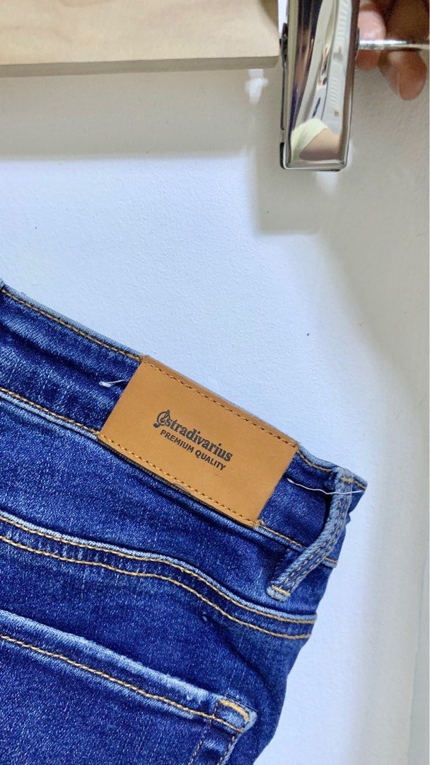Stradivarius low waist denim pants (Category: Jeans) located in Quezon City. Submitted by aestrends (Listing ID 1443308891, Image 3). Description: .