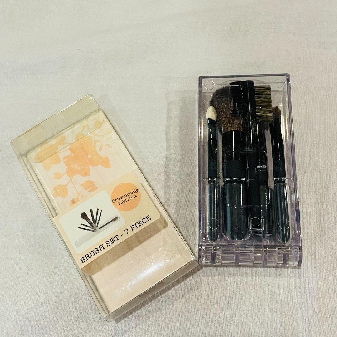 Swatched Only! Authentic Bloom 7 Piece Travel Makeup Brush Set (Category: Makeup) located in Quezon City. Submitted by travelstylelove (Listing ID 1443187563, Image 1). Description: - Bloom 7-piece brush set - Ideal for travel or everyday use - Set includes: powder brush, eye shadow brush, eye blending brush, eye liner brush, lash & brow groomer, sponge tip applicator, and lip brush - Comes in a compact case for easy storage and portability.