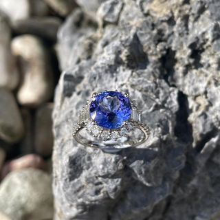 (Category: ) located in . Submitted by lovelotsdiamondd (Listing ID 1443219118, Image 1). Description: .
