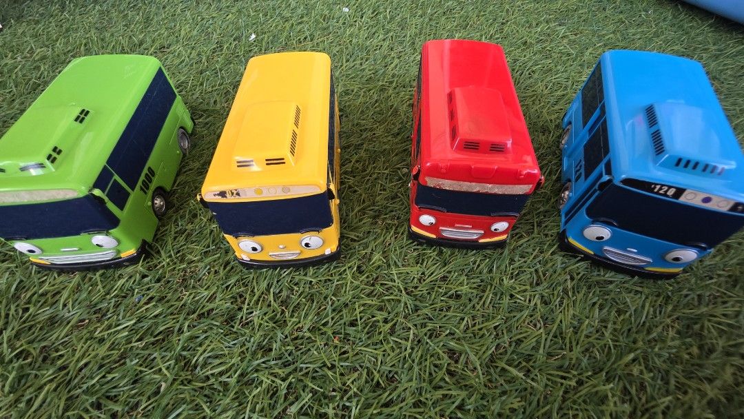 Tayo Bus Set (Category: Vehicle & Diecast Models) located in Santa Rosa. Submitted by ronalyn0321 (Listing ID 1443176453, Image 2). Description: Take all original Tayo bus set Can ship via J&t.