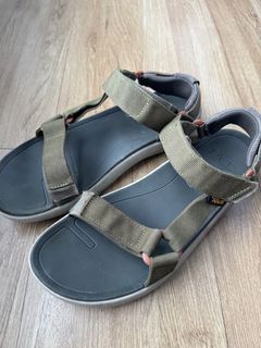 (Category: ) located in . Submitted by yohjis_closet (Listing ID 1443221878, Image 1). Description: .