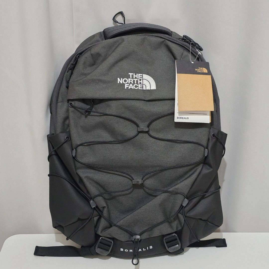 The North Face Borealis 灰色背囊 （分類：背包）位於 Hong Kong。 由 thenameislyon 提交（商品編號 1443193388，圖片 2）。簡介： The North Face - Borealis Backpack 灰色, 全新未剪牌 Grey Color, Brand New https://www.thenorthface.co.uk/en-gb/p/men-211701/borealis-backpack-NF0A52SE?color=4JH。