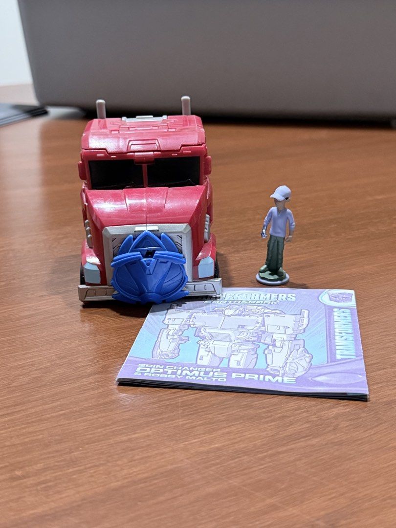 Transformers Earthspark Optimus Prime transforming toy (Category: Action & Battle Toys) located in Malabon City. Submitted by akemihomu (Listing ID 1443257804, Image 1). Description: Comes with the instructions but doesn’t come with the box..
