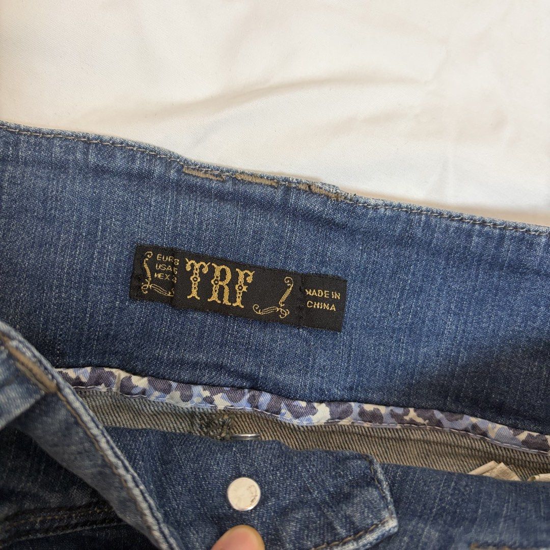 TRF Zara Denim Mini Skirt with Studs (Category: Skirts) located in Quezon City. Submitted by morespace555 (Listing ID 1443180470, Image 2). Description: .