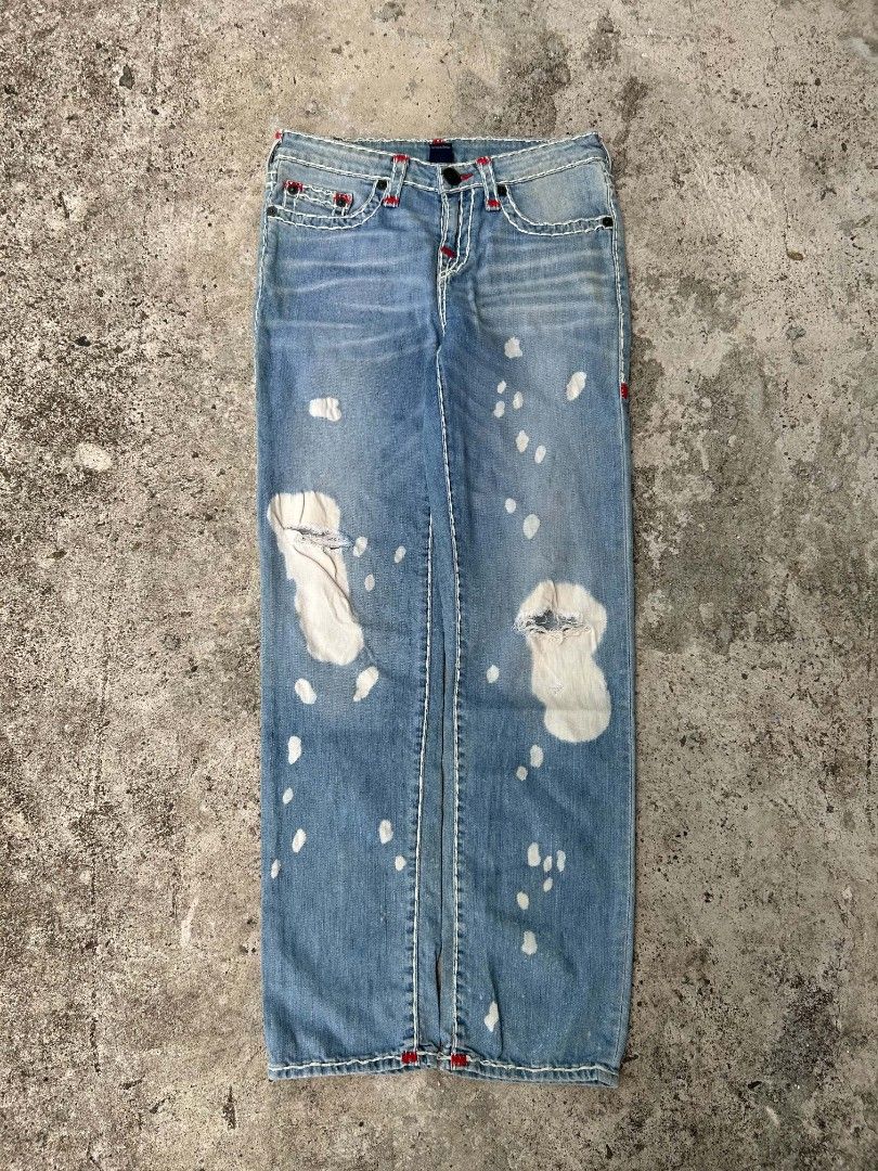 True religion Geno super t jeans distressed (Category: Jeans) located in Cebu City. Submitted by renzthrift (Listing ID 1443309493, Image 1). Description: Waist - (28) Length - (37) Thigh - (10) Leg Opening - (Al7) - 9/10 color rate - Hard & high - quality material - Excellent Condition -Super solid! - No issue.