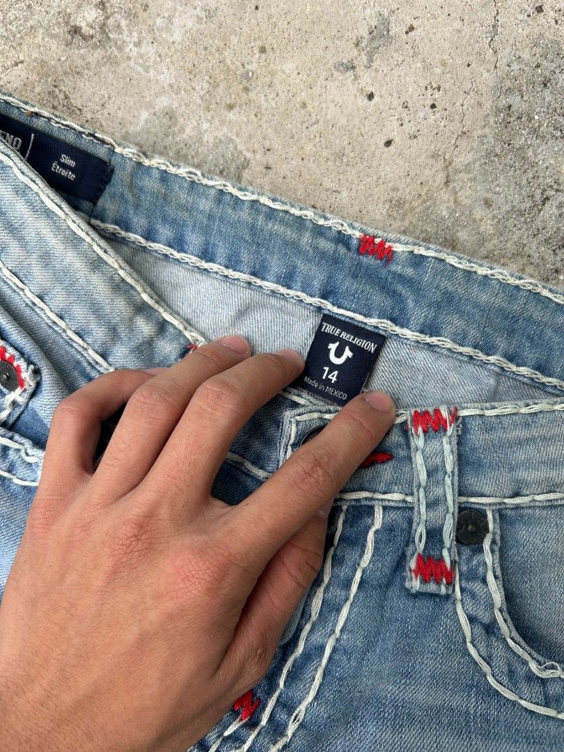 True religion Geno super t jeans distressed (Category: Jeans) located in Cebu City. Submitted by renzthrift (Listing ID 1443309493, Image 3). Description: Waist - (28) Length - (37) Thigh - (10) Leg Opening - (Al7) - 9/10 color rate - Hard & high - quality material - Excellent Condition -Super solid! - No issue.