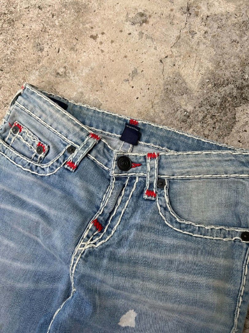 True religion Geno super t jeans distressed (Category: Jeans) located in Cebu City. Submitted by renzthrift (Listing ID 1443309493, Image 2). Description: Waist - (28) Length - (37) Thigh - (10) Leg Opening - (Al7) - 9/10 color rate - Hard & high - quality material - Excellent Condition -Super solid! - No issue.