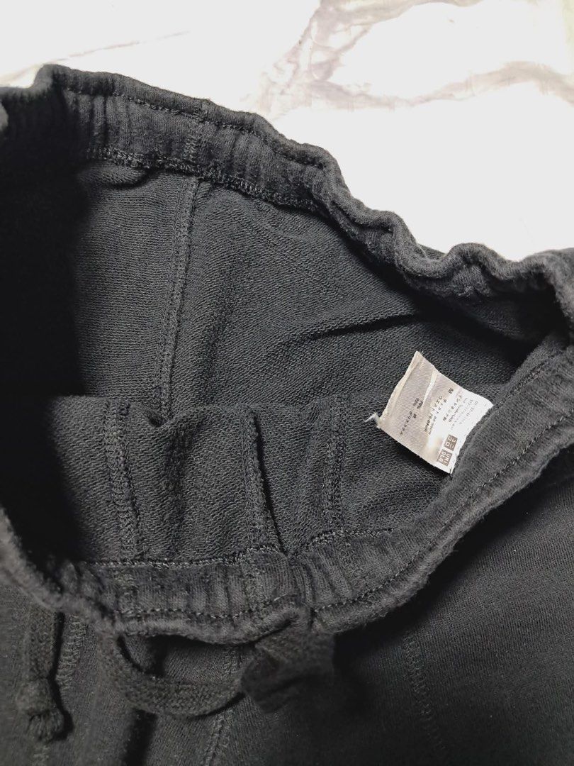 Uniqlo Medium Black Sweatpants Joggers (Category: Joggers) located in Baguio. Submitted by padisellsz (Listing ID 1443249249, Image 3). Description: - Uniqlo Sweatpants - Very good condition - No issues - Color: Black - Size: Medium - Waist Fit: 26-32 inches - Inseam: 28 inches - Rise: 13.5 inches - Thigh: 11.5 inches - Leg Opening: 6 inches - Material: 78% Cotton, 22% Polyester - Origin: Made in Indonesia - Features: Comfortable, casual, everyda