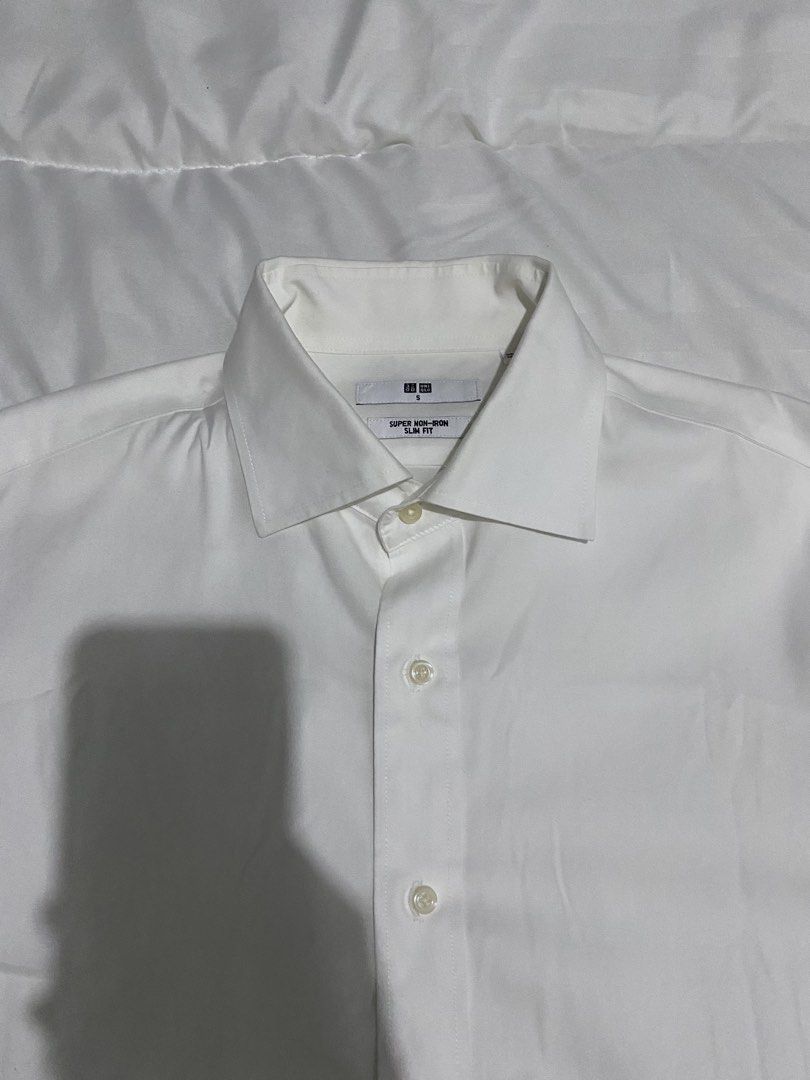 Uniqlo White Polo Longsleeves (Category: Formal Shirts) located in Cavite. Submitted by JandyLou (Listing ID 1443253620, Image 2). Description: Carousell Listings Title: Uniqlo White Polo Longsleeves Size: Small to Medium Mens Slim Fit Condition: Like New gusot lang need plantsa (Color may vary due to lighting) Price: Php 699 Flaws: No Flaws Payment Methods: Payment first via Gcash Delivery Options (shoulder by buyer): Lalamove, Lbc or J&T delive