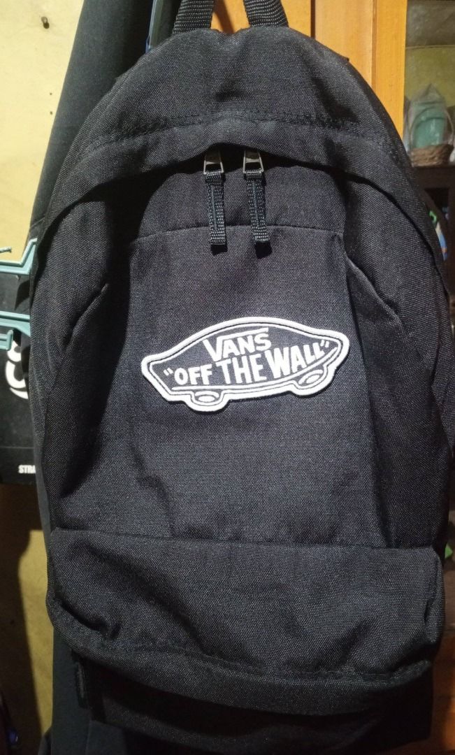 Vans Old Skool Classic Backpack (Category: Backpacks) located in Cebu City. Submitted by krispy_jamz (Listing ID 1443142927, Image 1). Description: Vans backpack Authentic Color rate 9/10.