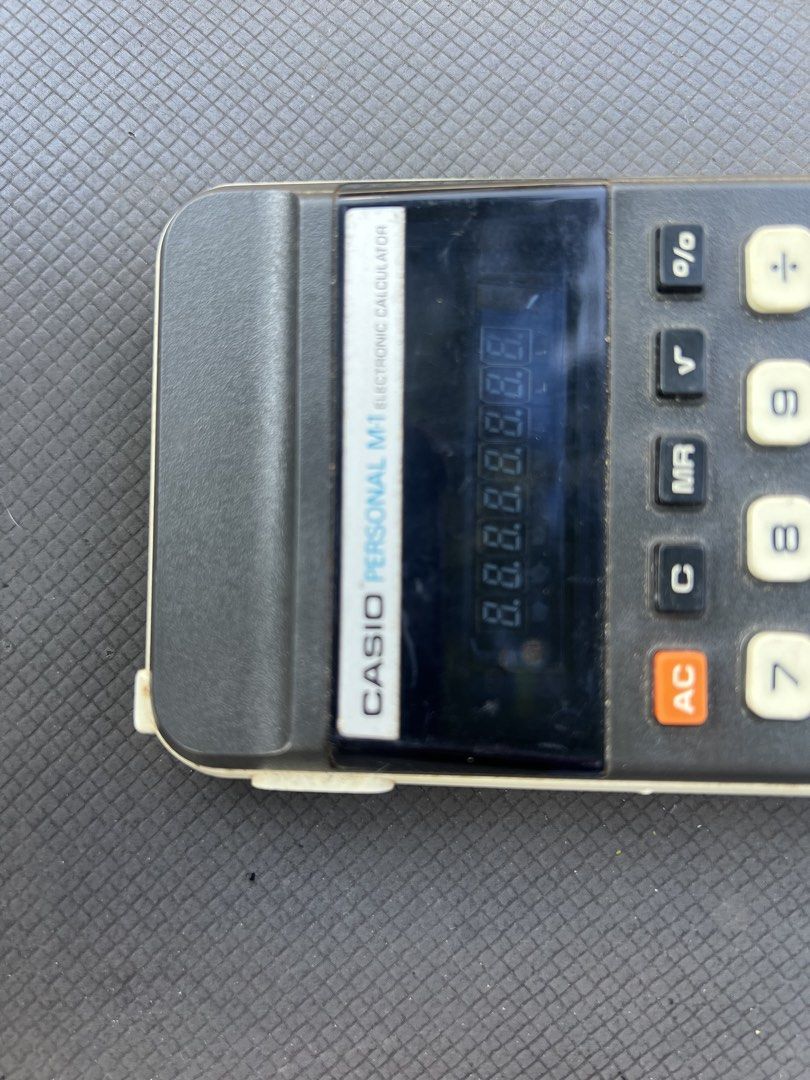 Vintage calculator 550 pesos (Category: Office & Business Technology) located in Makati City. Submitted by bentabentabilinakayo (Listing ID 1443151985, Image 2). Description: Vintage calculator Working condition 550 pesos Makati pick up.