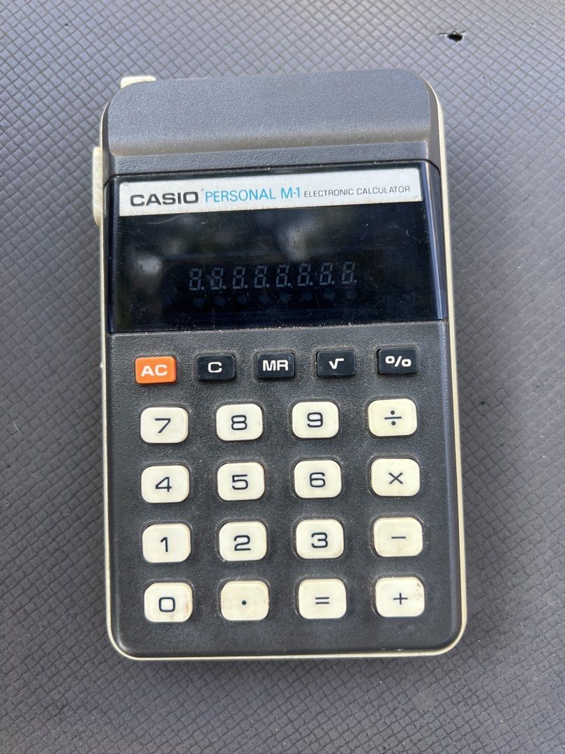 Vintage calculator 550 pesos (Category: Office & Business Technology) located in Makati City. Submitted by bentabentabilinakayo (Listing ID 1443151985, Image 1). Description: Vintage calculator Working condition 550 pesos Makati pick up.
