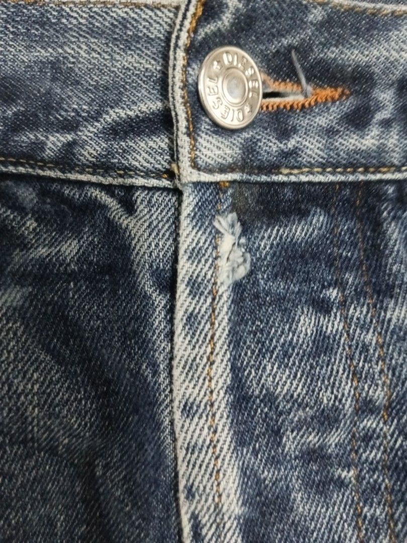 Vintage Diesel Slevedge button Jeans (Category: Jeans) located in General Santos City (Dadiangas). Submitted by silvervintage77 (Listing ID 1443249282, Image 2). Description: Vintage Diesel Slevedge button Jeans lightly used 9.5/10 color rate Size 33x42 Hem 8.5.