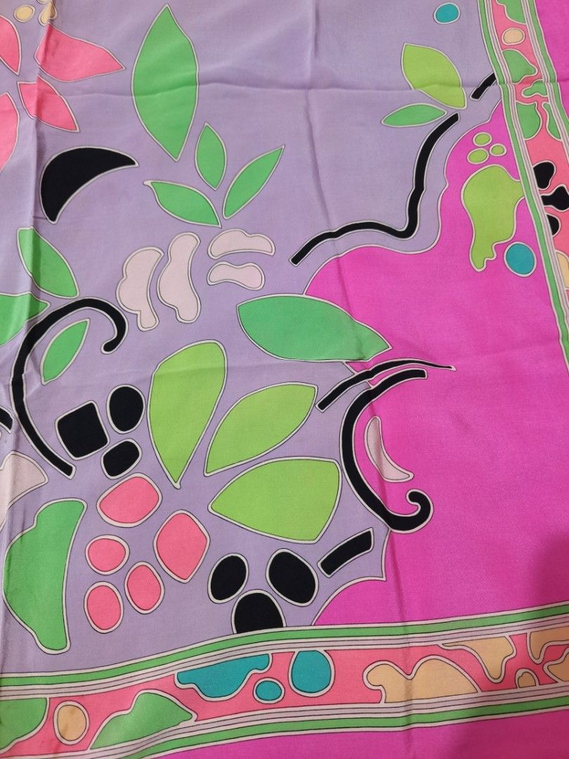 Vintage Floral Silk Scarf (Category: Scarves) located in Santa Cruz. Submitted by oddpenguin-4575 (Listing ID 1443268145, Image 3). Description: 📌.....P L E A S E R E A D..... 📌measurement:L-35"/W-35" 📌color-10/10 📌Brand:japan scarf 📌issue:with minor stain pls. see photos 📌- Beautiful silk scarf - Vibrant floral print with pink, purple, green, and black colors - Approximately 30x30 inches in size - Adds a stylish touch to any outfit - Pleas
