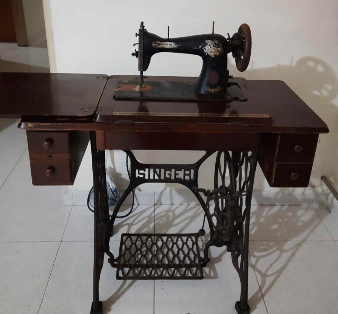 Vintage Singer Sewing Machine