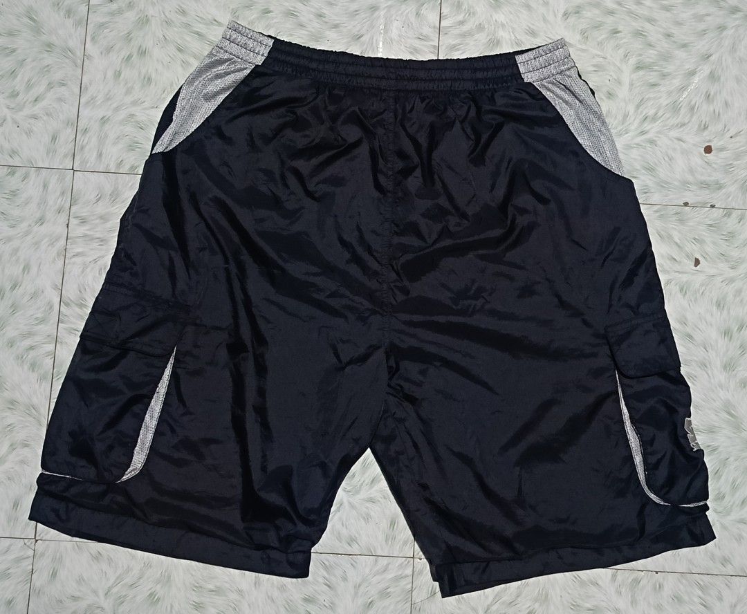 vintage Starter nylon athletic shorts (Category: Shorts) located in Zaragoza. Submitted by kinghalili71957 (Listing ID 1443242504, Image 1). Description: .
