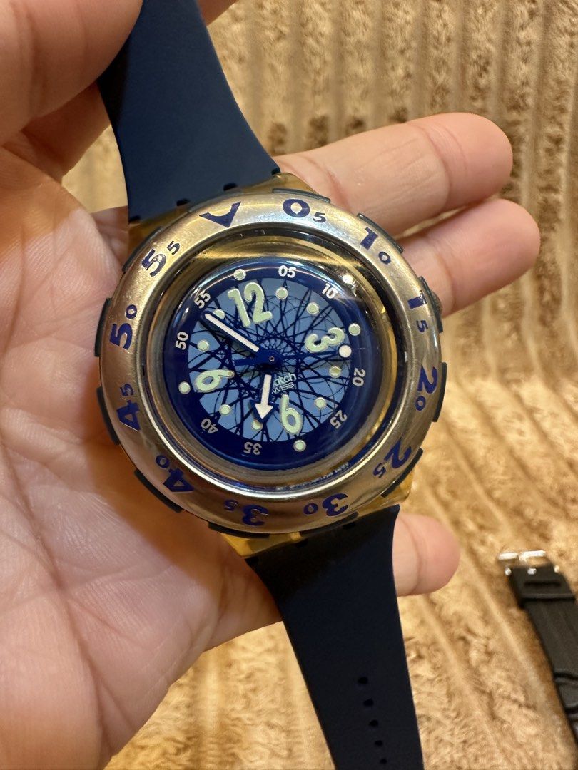 Vintage Swatch 200M Scuba (Category: Women's Watches) located in Pasig City. Submitted by surplusatbp (Listing ID 1443252481, Image 3). Description: Vintage Swatch 200M Scuba Replaced Rubber Strap Rotating Bezel Php 1,000.