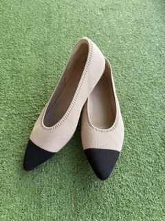 (Category: ) located in . Submitted by closetfinds05 (Listing ID 1443174577, Image 1). Description: .
