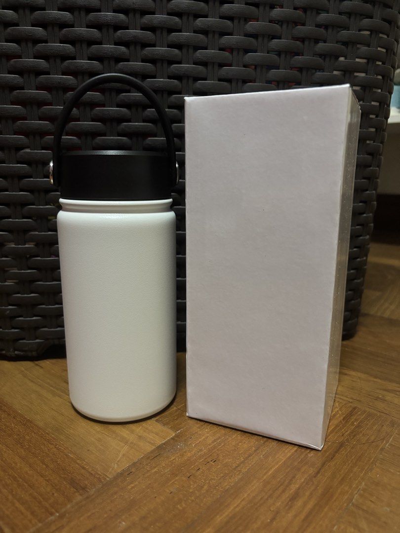 White Hydroflask with handle479580238665502721