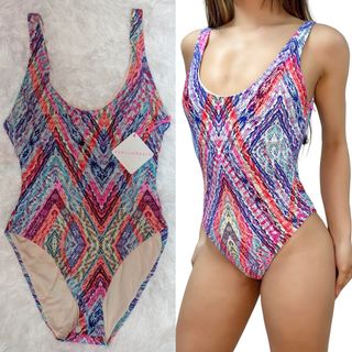 (Category: ) located in . Submitted by simone.closet (Listing ID 1443265423, Image 1). Description: .