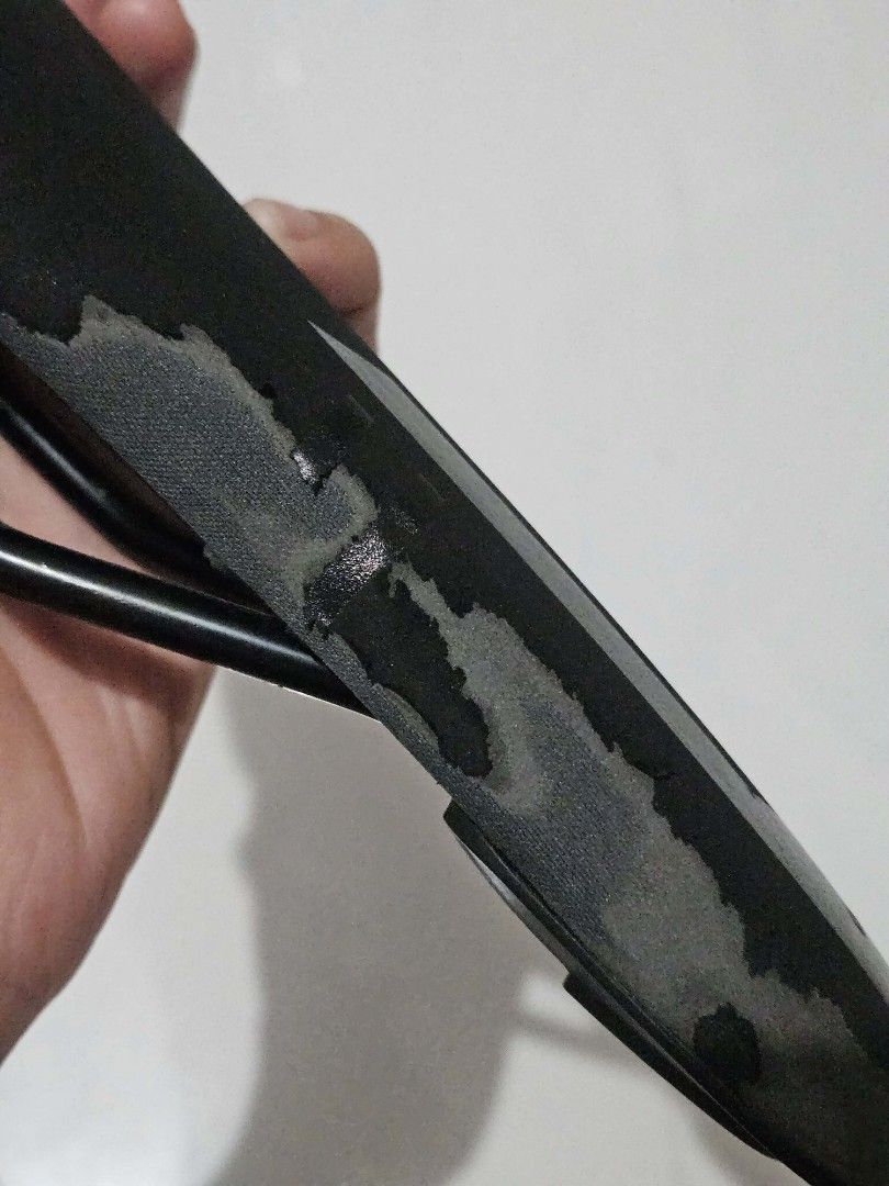 ZEUS Bicycle Saddle Black (Category: Bicycles) located in General Trias. Submitted by philarpat (Listing ID 1443296606, Image 3). Description: HONEST ISSUES: TANGGAL NA IBANG BALAT, MADUME LANG WALANG KALAWANG RFS: PALIT BAGO LOC: GENTRI.