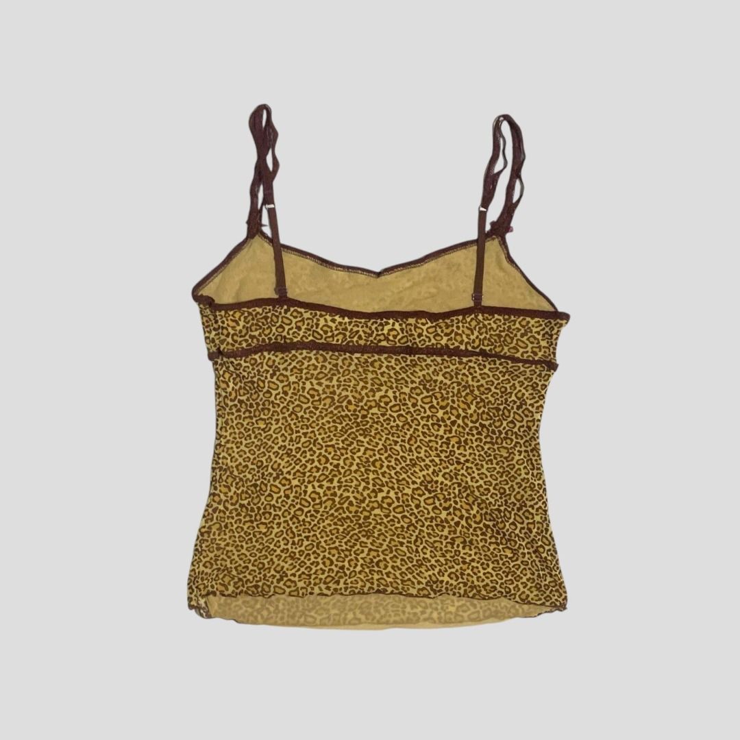 2000s leopard animal print camisole top (Category: Sleeveless) located in Arayat. Submitted by capymelon (Listing ID 1443421857, Image 2). Description: ⋆ ˚📏⋆｡˚ dimes is in the last photo ⋆ ˚📏⋆｡ note: minimal discrepancies in measurements may occur when sellers take garment dimes size : large details : stretch issue : sign of use color may vary due to lighting ( tap the photos to view them in full ) send me a message if interested! 📍pampanga sf