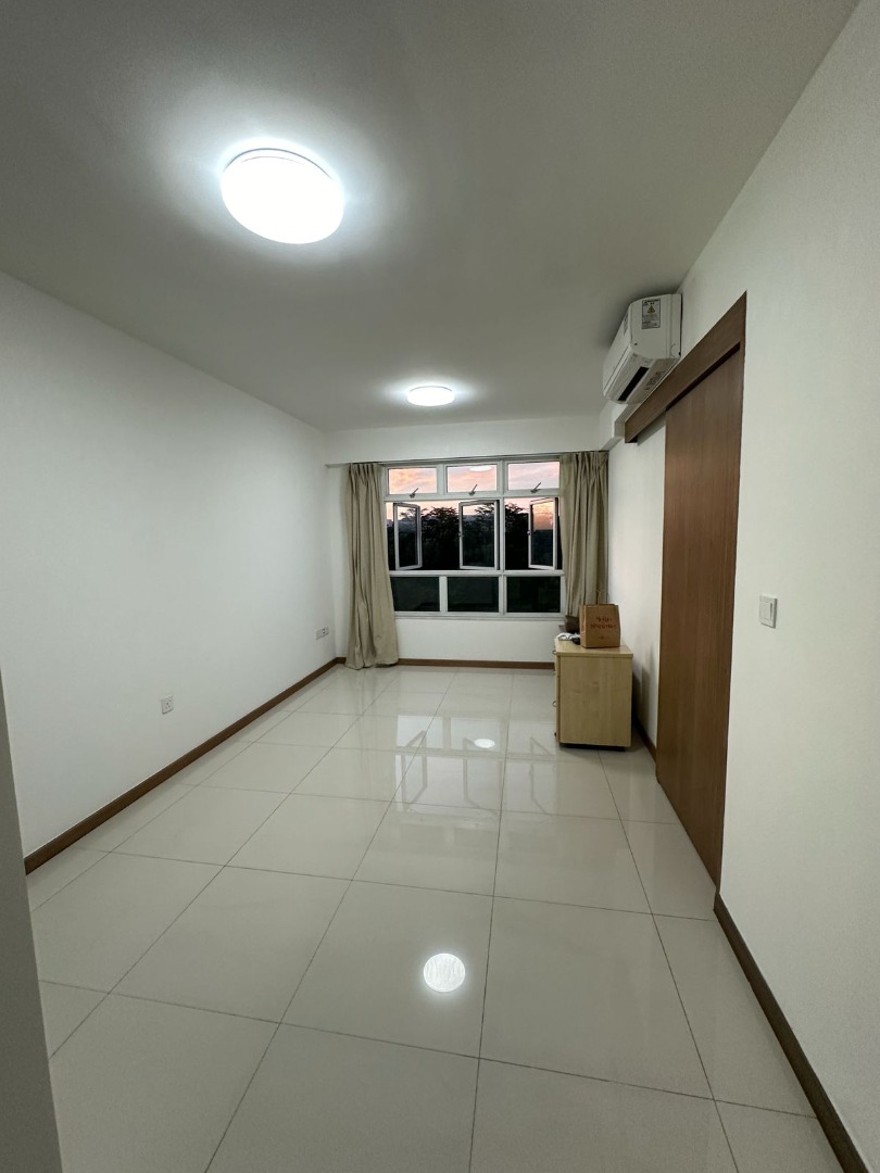 (Category: ) located in . Submitted by your_rental_specialist (Listing ID 1443425418, Image 1). Description: .