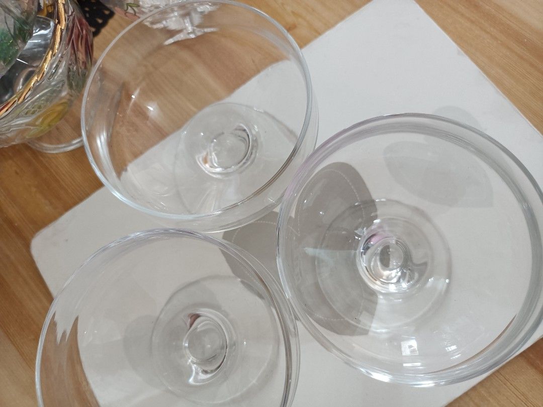 3pcs Glass Dessert bowl (Category: Other Kitchenware & Tableware) located in Cavite. Submitted by hammy18 (Listing ID 1443348210, Image 1). Description: fixed price.