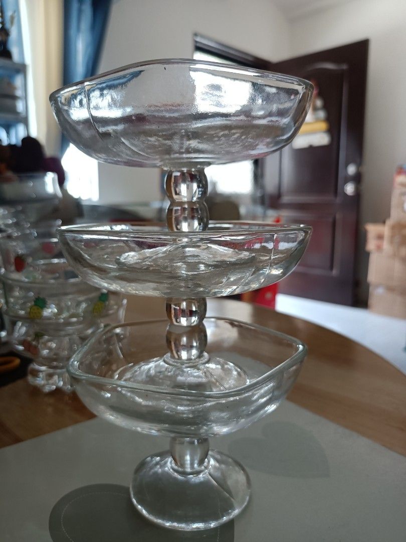 3pcs Glass Dessert bowl (Category: Other Kitchenware & Tableware) located in Cavite. Submitted by hammy18 (Listing ID 1443348447, Image 3). Description: fixed price.