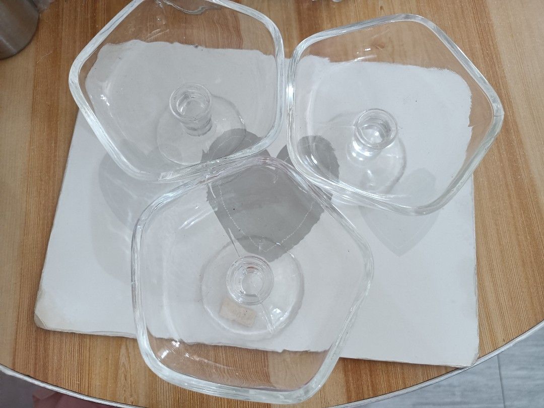 3pcs Glass Dessert bowl (Category: Other Kitchenware & Tableware) located in Cavite. Submitted by hammy18 (Listing ID 1443348447, Image 1). Description: fixed price.