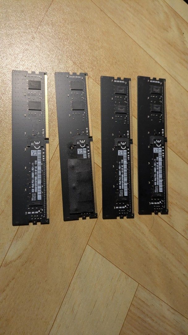 4x SK Hynix 8GB DDR4 PC4-25600 RAM Modules480290099409070082